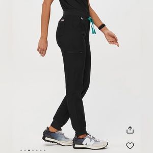 New with tags. Figs women Black FREEx Lined Zamora High Waisted-Joggers